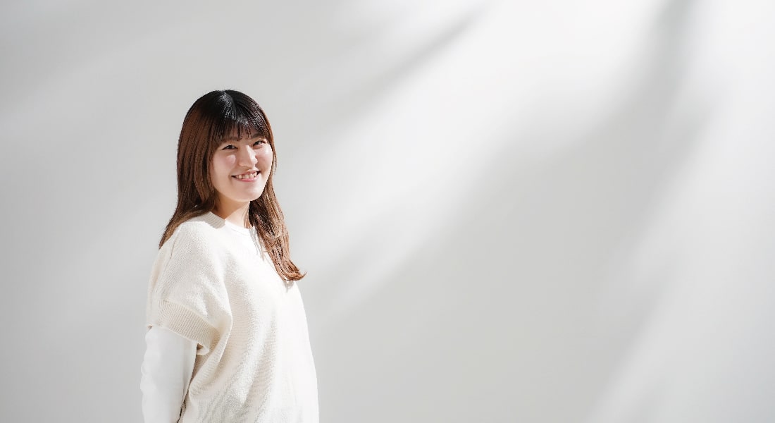 秦 理彩子